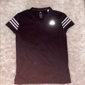 Adidas athletic shirt ✨